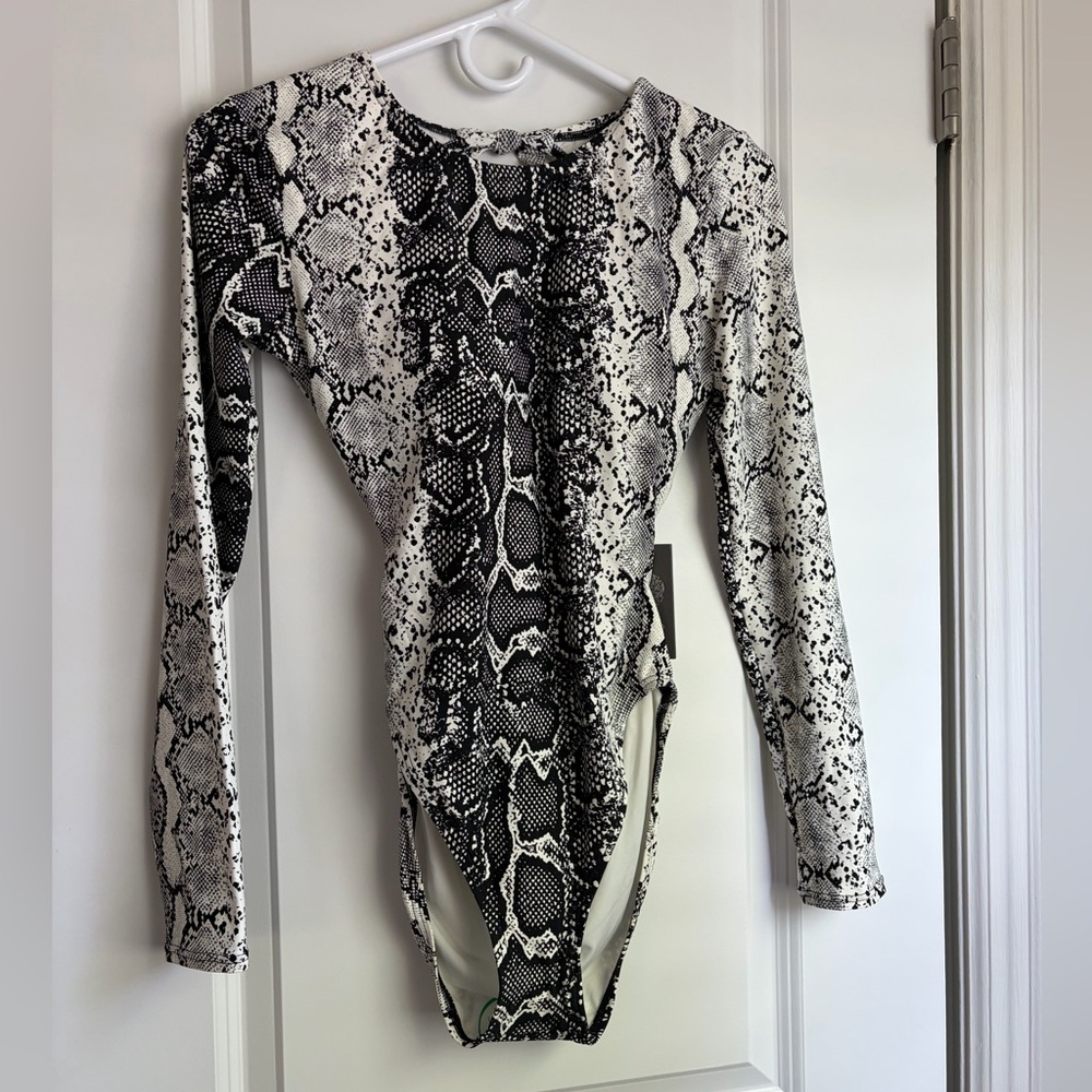 Vince Camuto Black & White Snake-Print Long Sleeve Swimsuit with Open Back